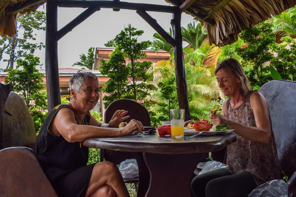 Hotel La Choza Inn Ла Фортуна Экстерьер фото